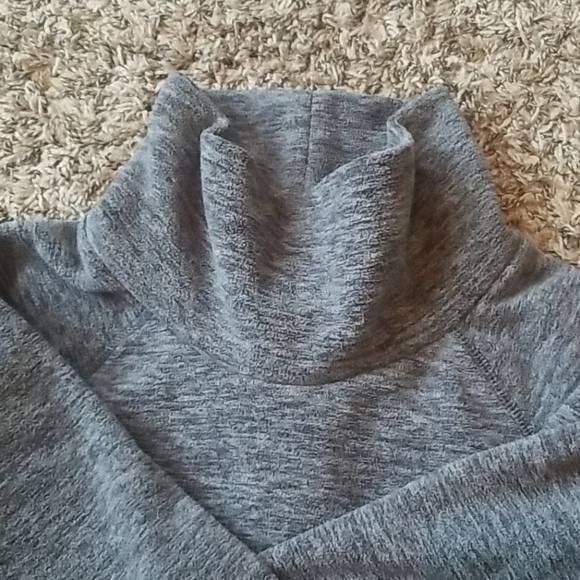 Fleece pullover - Picture 2 of 2
